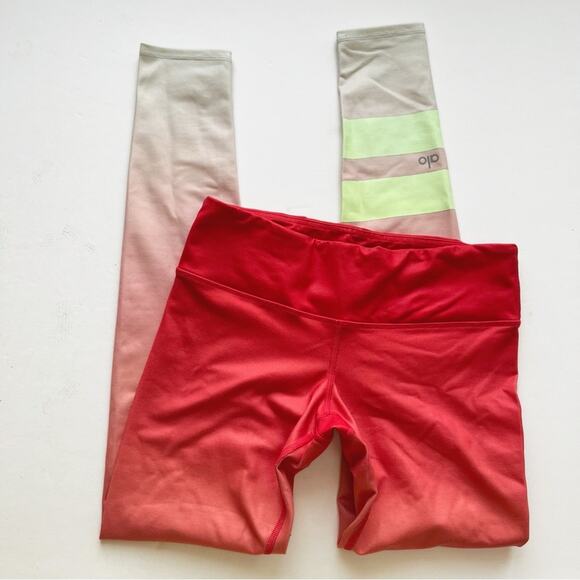 ALO YOGA Airbrush Ombre Legging Red - Picture 1 of 5